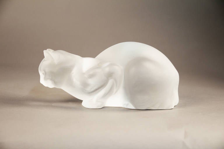Pair of Lalique Crystal Cats In Excellent Condition In Bridport, CT