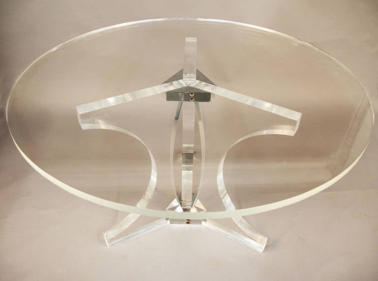 Very Thick Lucite Round Dining Table with Lucite Top and Chrome Accents In Good Condition In Bridport, CT