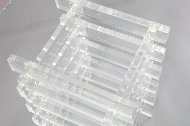 Sculptural Stacked Lucite Side Table In Good Condition In Pau, FR