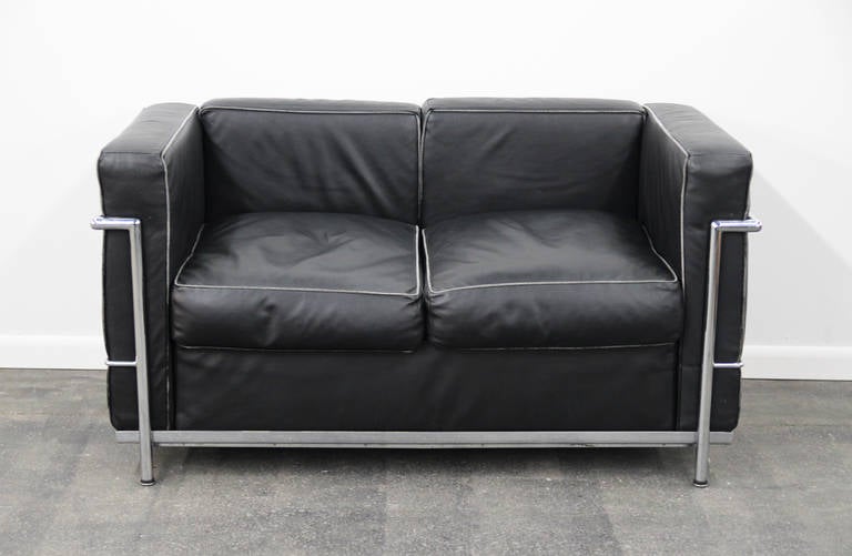 LC2 Le Corbusier Love Seat