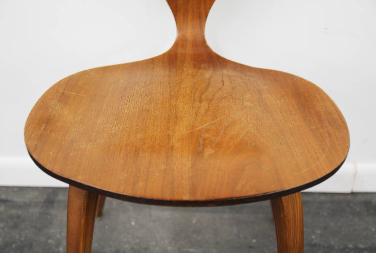 Pair of Bentwood Cherner Chairs for Plycraft In Good Condition In Bridport, CT