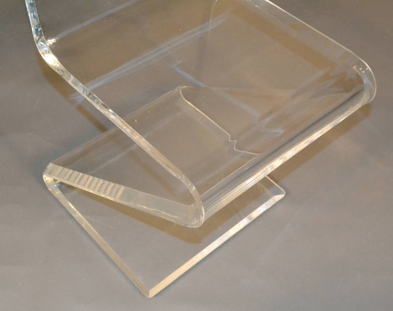 Set of Six Lucite Z Chairs in the Style of Gerrit Reitveld 4