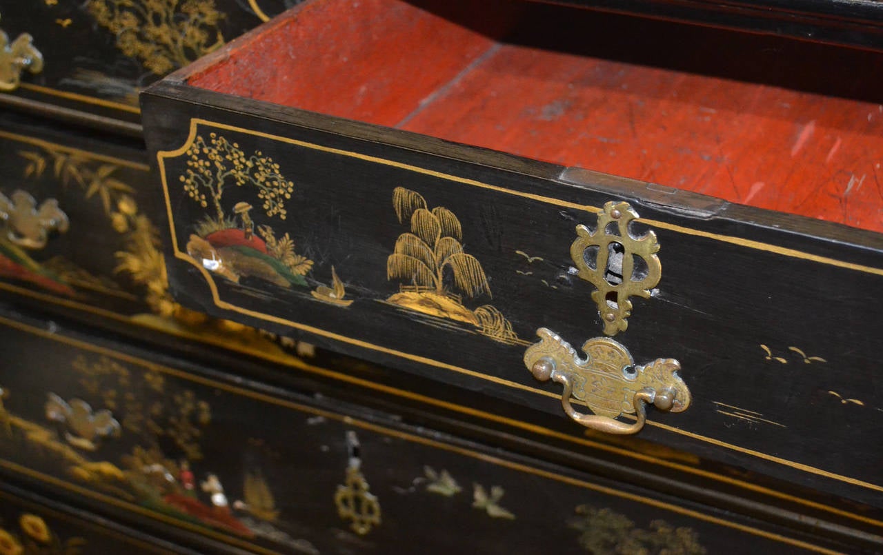 Chinese Chinoiserie Two over Three-Drawer Dresser For Sale