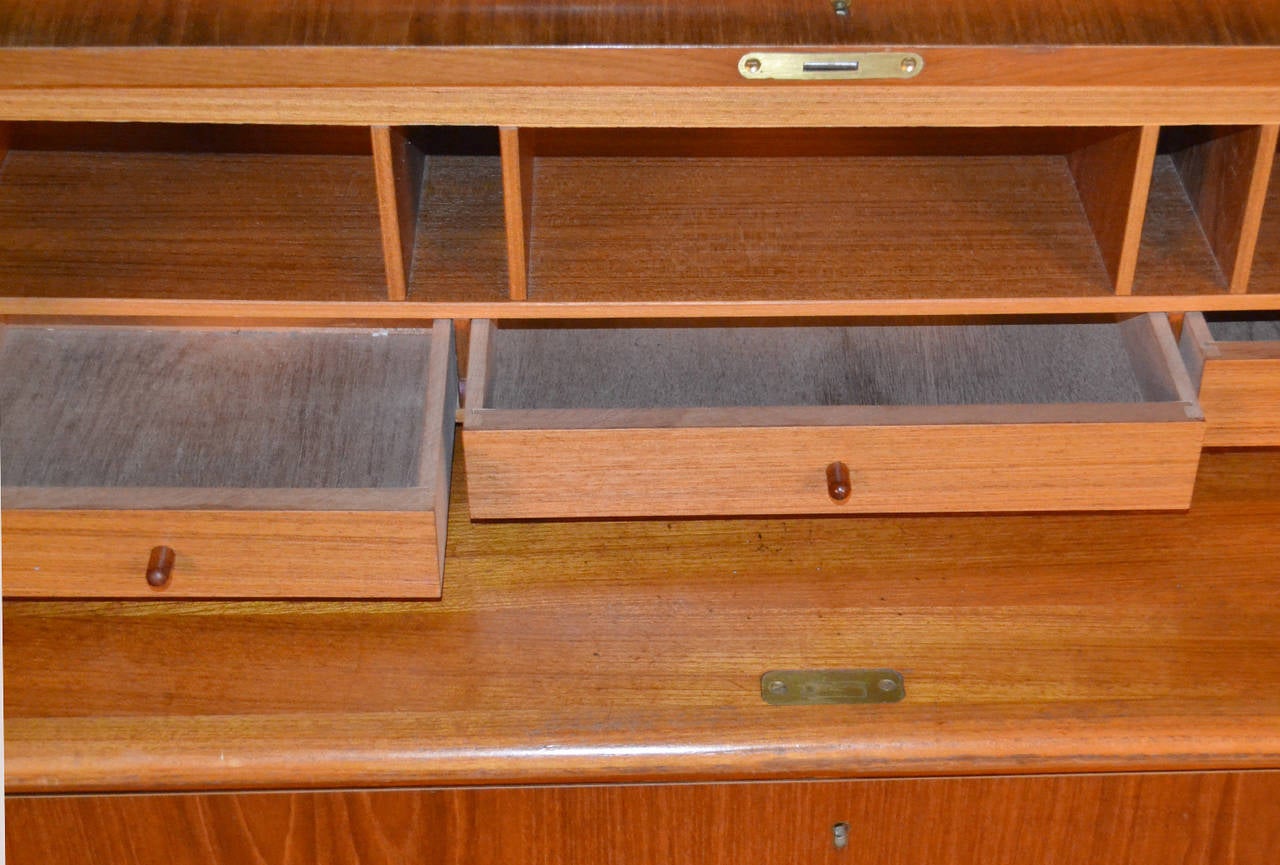 Danish Teak Rolltop Desk with Four Drawers In Good Condition In Bridport, CT