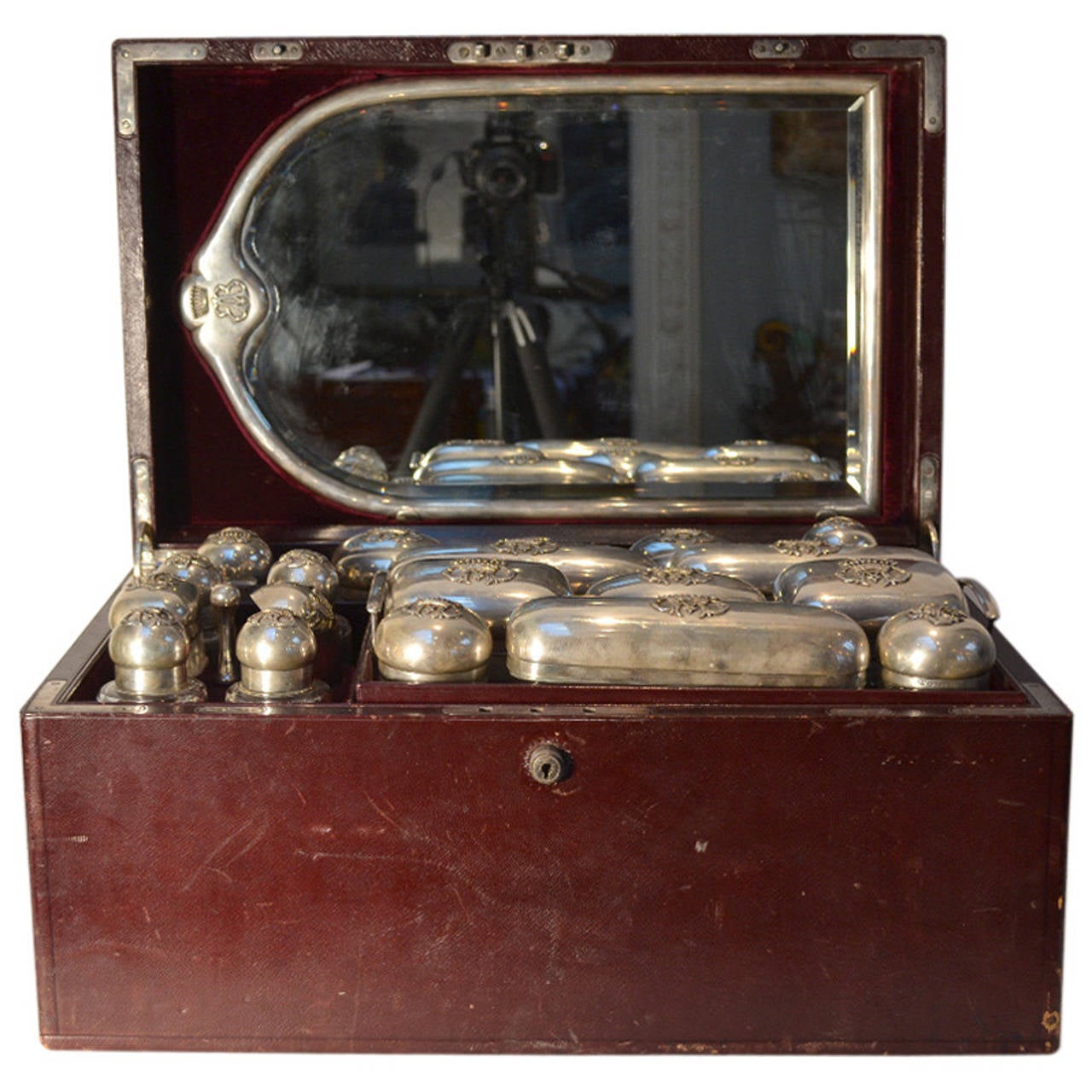 Necessaire or Traveling Case from an Italian Noble Family For Sale
