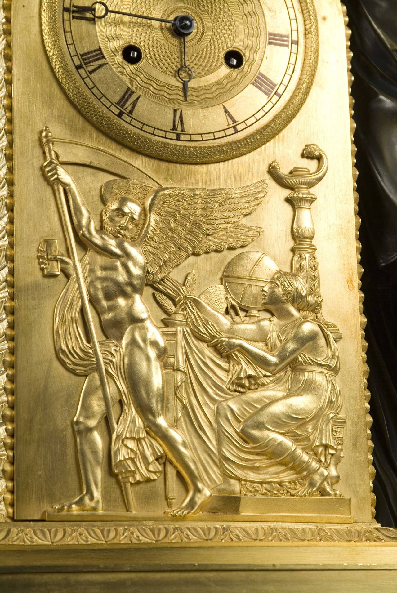 French Empire Clock of Clio, Muse of History and Writing, French, circa 1810 In Excellent Condition For Sale In Vancouver, BC