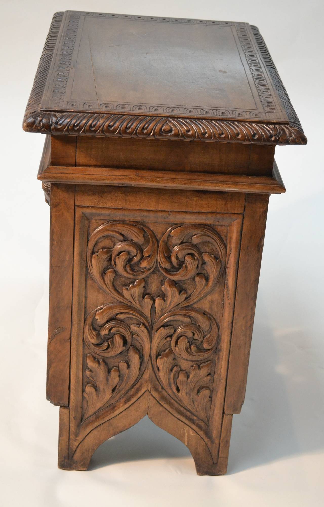 Renaissance Revival Renaissance revival carved stool/table For Sale