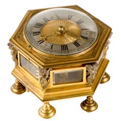 Horloge de table en laiton fin 17ème, début 18ème siècle