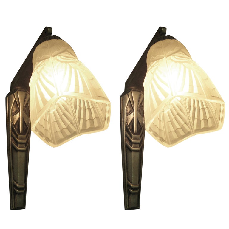 Pair of Original French Art Deco 1920
s Tulip Sconces