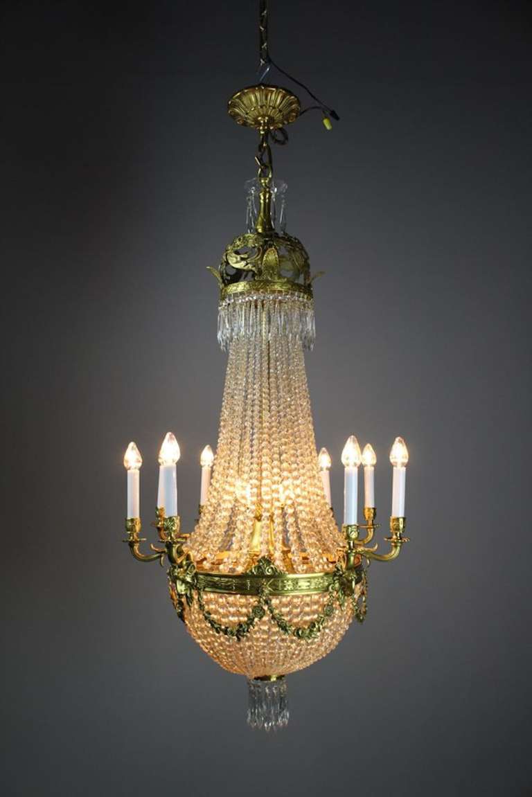 Edwardian White Cut-Crystal Basket Chandelier In Excellent Condition For Sale In Vancouver, BC