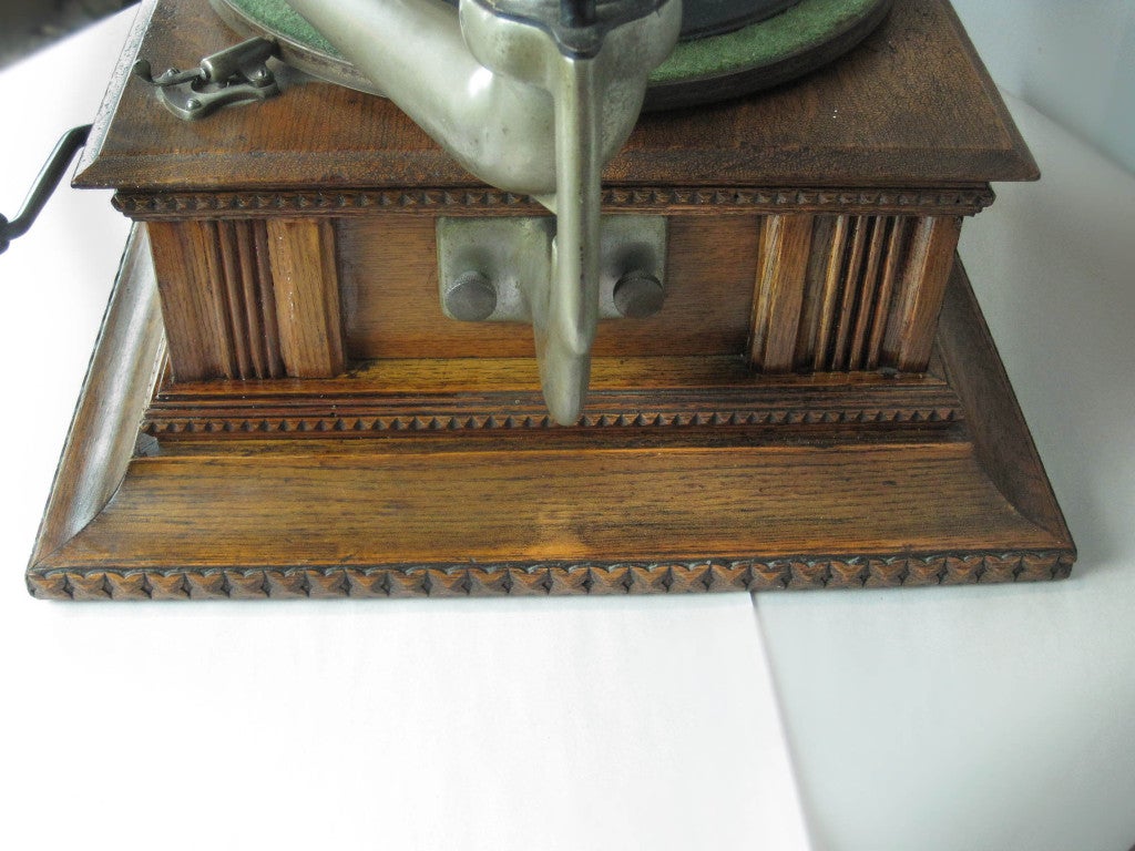 Victor Senior Gramophone 7