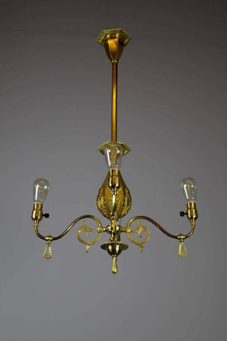 Decorative Victorian Brass Fixture by R. Williamson & Co. (4-Light) In Excellent Condition For Sale In Vancouver, BC