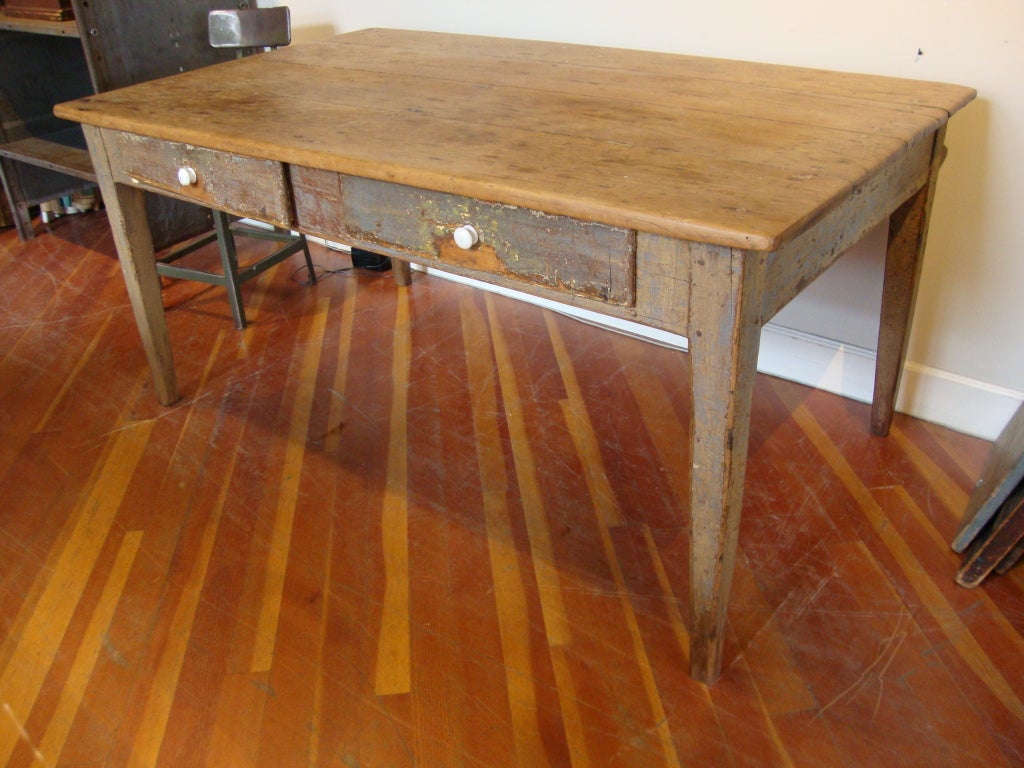 Quebec  Harvest Farm Table