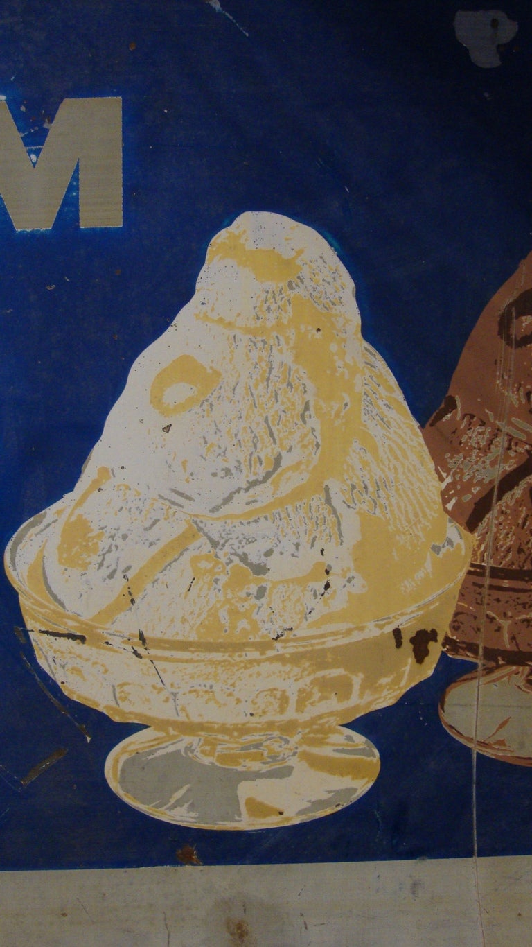 Silk screen on tin, original surface.