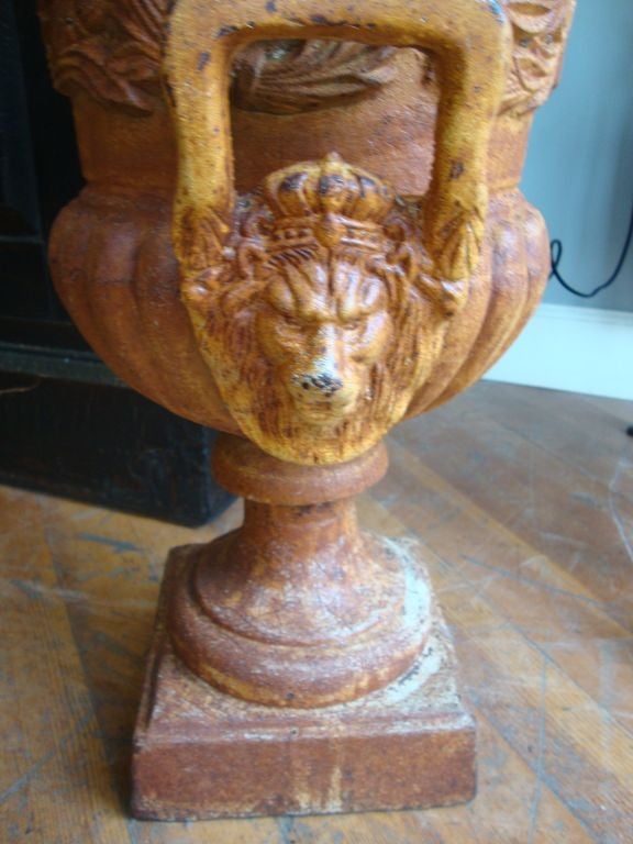 Cast Iron Urns In Good Condition In Surrey, BC