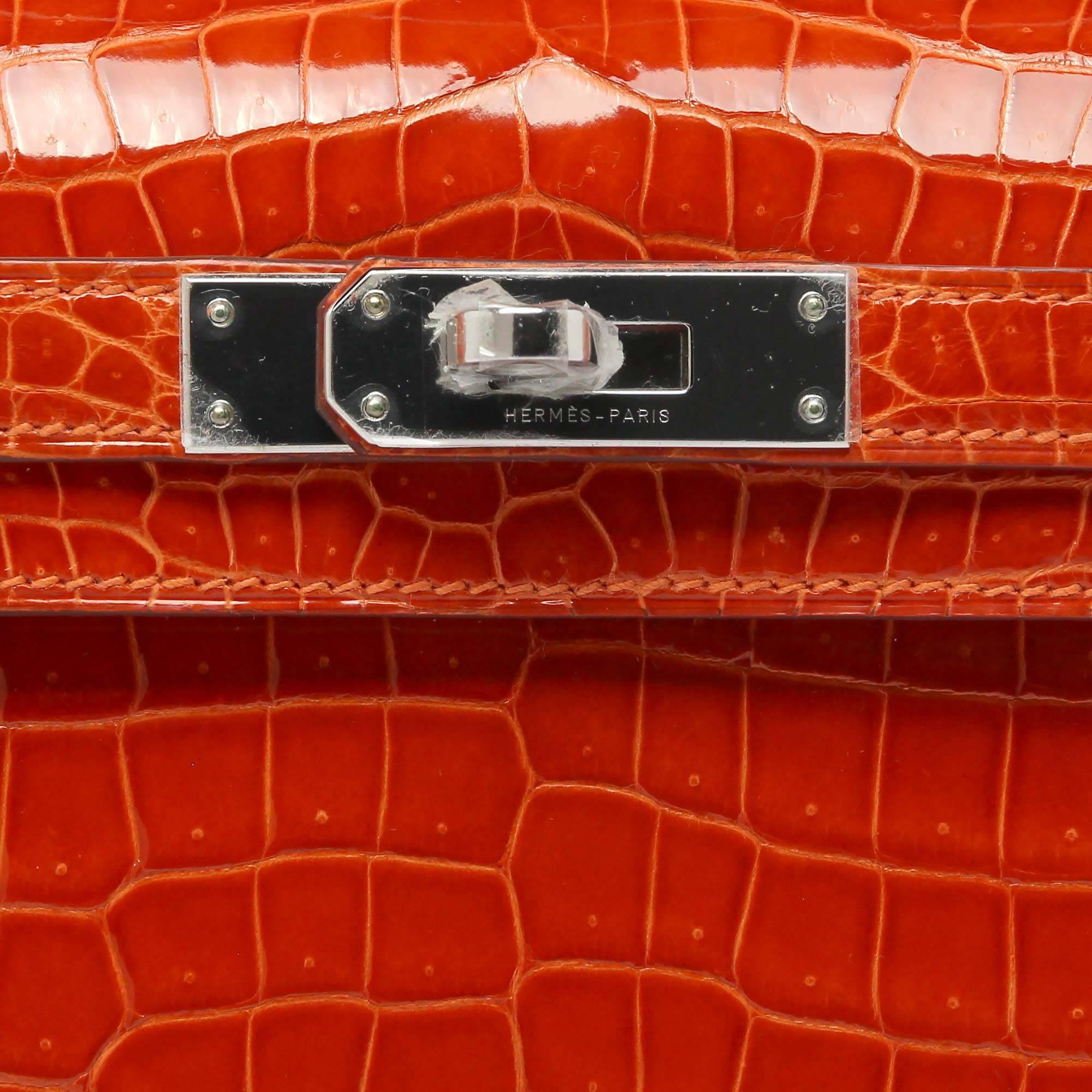 Hermes Kelly Cut Orange Shiny Porosus Croc with Palladium  In New Condition For Sale In London, GB
