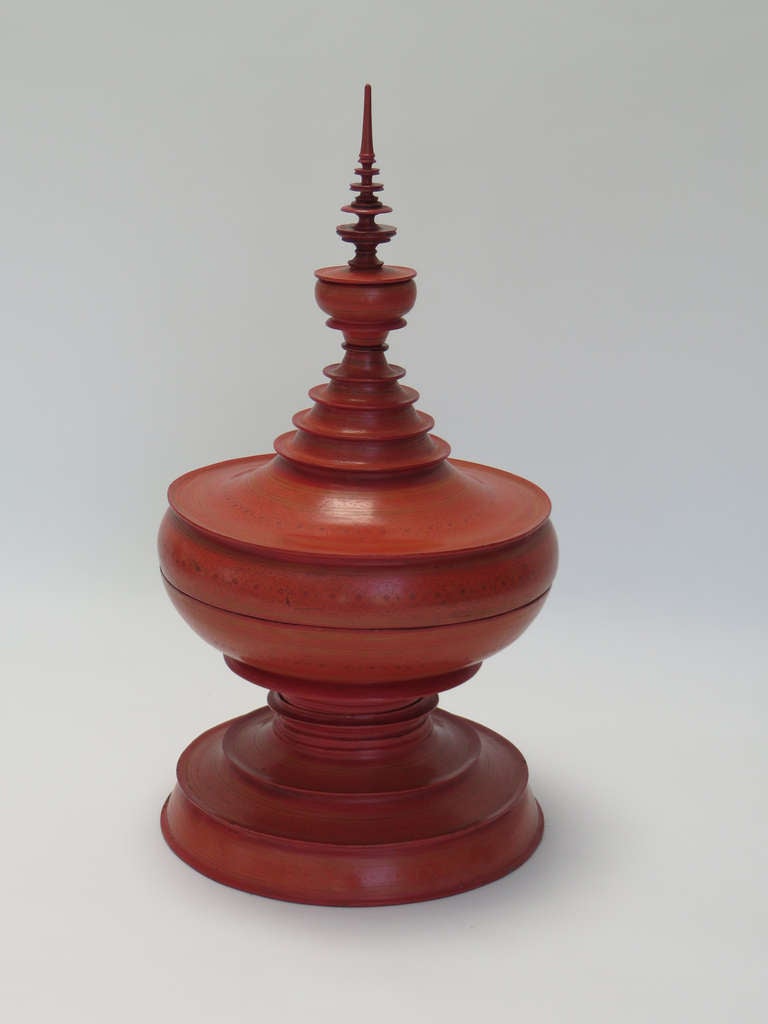 Burmese Lacquered Offering Vessel In Good Condition In Culver City, CA