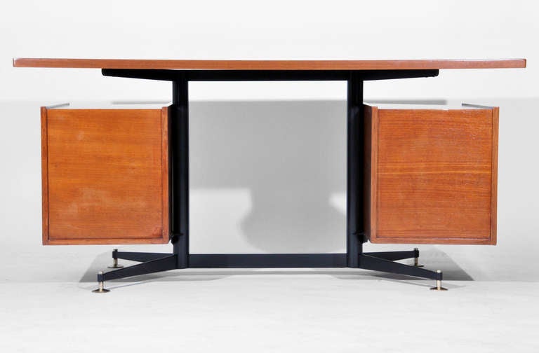 Mid-20th Century Studio PFR 'Gio Ponti, Antonio Fornaroli, Alberto Rosselli' Desk For Sale