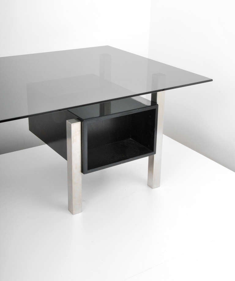 Forma Nova Italian Desk In Good Condition For Sale In West Palm Beach, FL