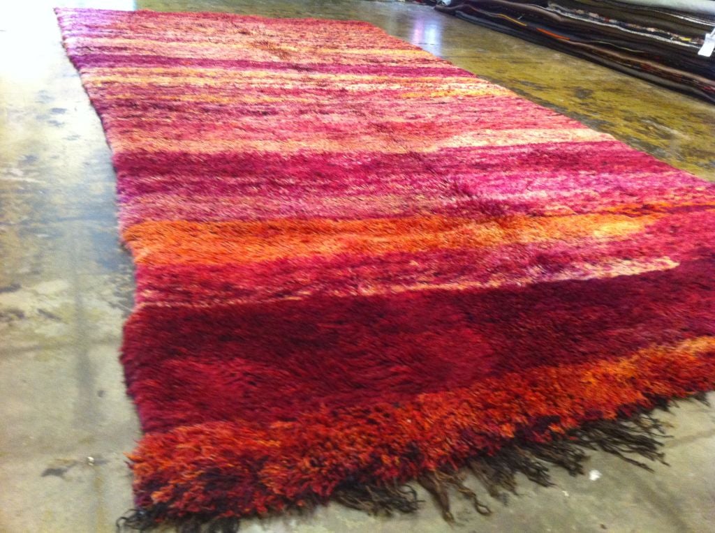 Red Vintage Moroccan Rug In Excellent Condition For Sale In Los Angeles, CA