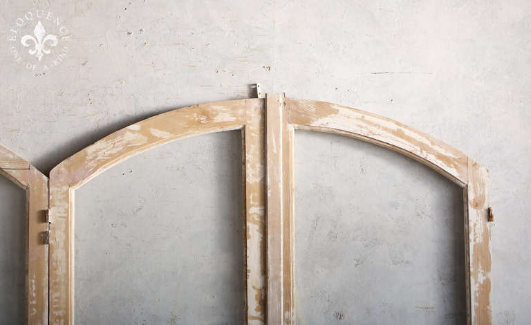 Beautiful Rustic Vintage Arched Doors In Good Condition In Los Angeles, CA