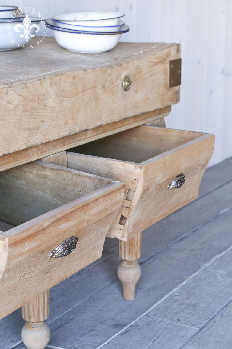 19th Century Antique Butcher's Block In Distressed Condition In Los Angeles, CA