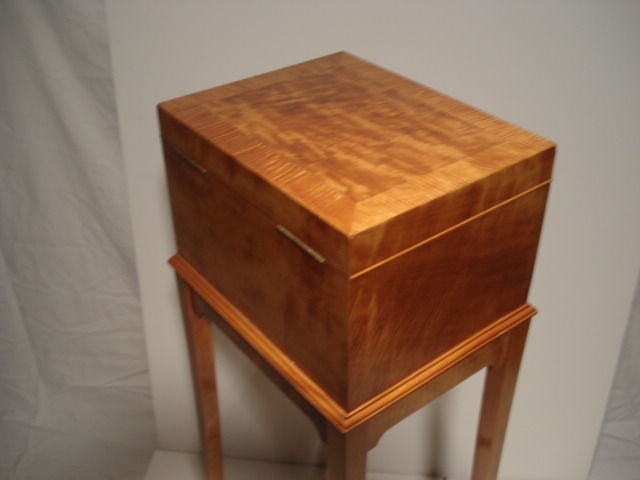 English John Bagshaw figured satinwood dressing box on stand