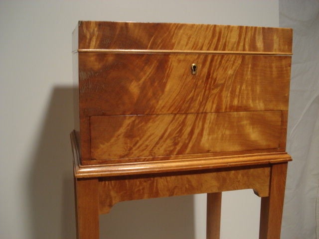 20th Century John Bagshaw figured satinwood dressing box on stand