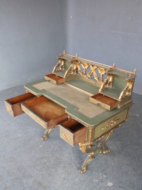 Early XIX th venetian gilt   roccoco little desk