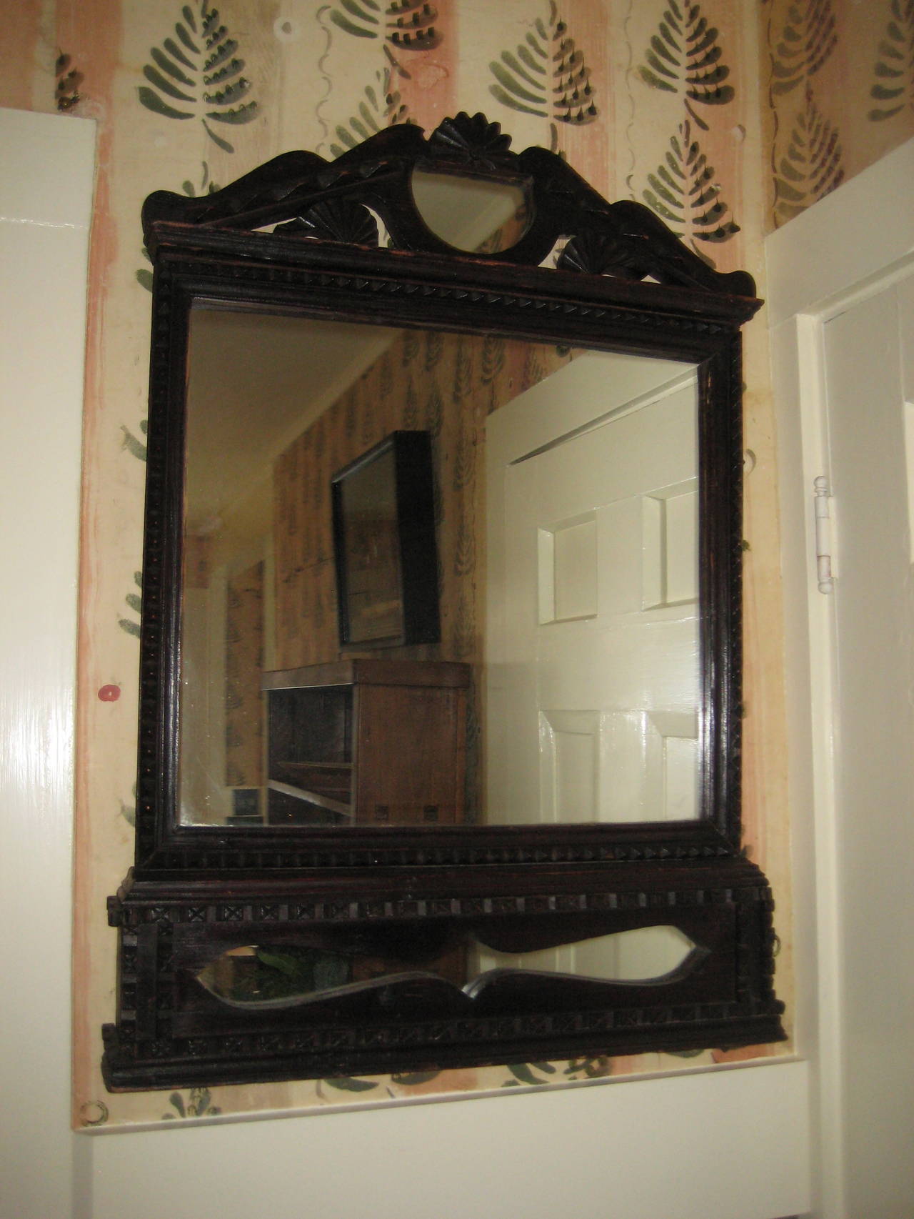 19th Century Decoratively Carved Oak Mirror with Cut-Out Details For Sale 2