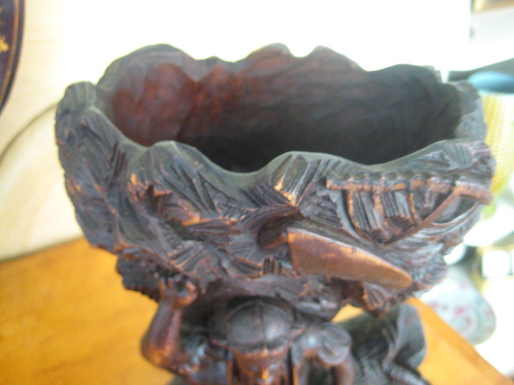 vase has two vessels, top and side