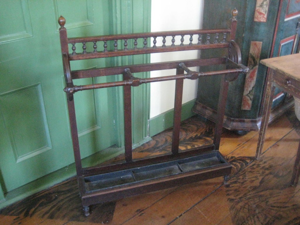 Turn of the 20th Century Edwardian Mahogany Walking Stick and Umbrella Stand For Sale 3