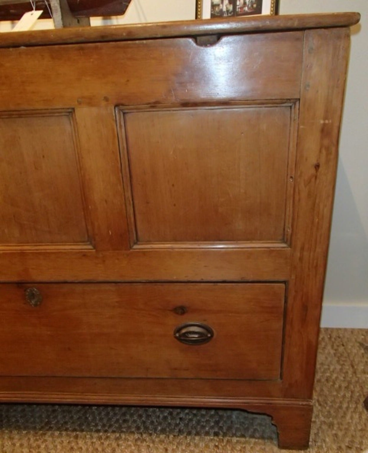 Pine Blanket Chest In Excellent Condition In Nantucket, MA