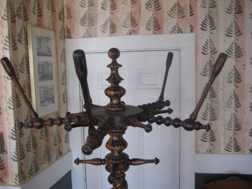 Coat and hat rack In Excellent Condition In Nantucket, MA