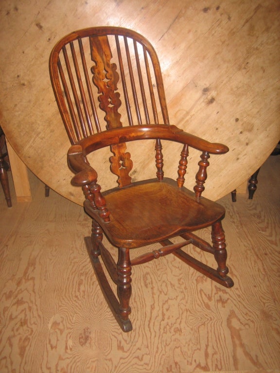 Chaise à bascule Windsor anglaise du 19ème siècle en vente 3