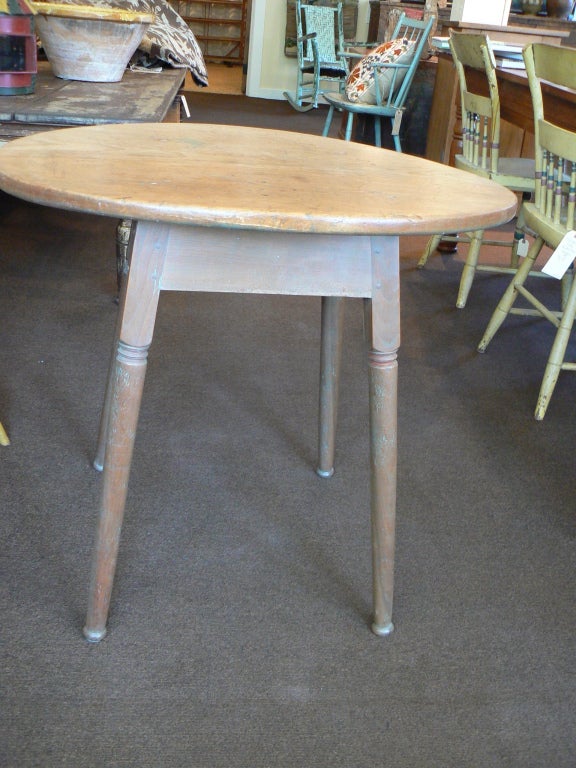 Pine Oval Tavern Table