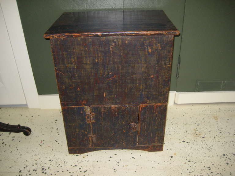 Blue painted lift-top commode