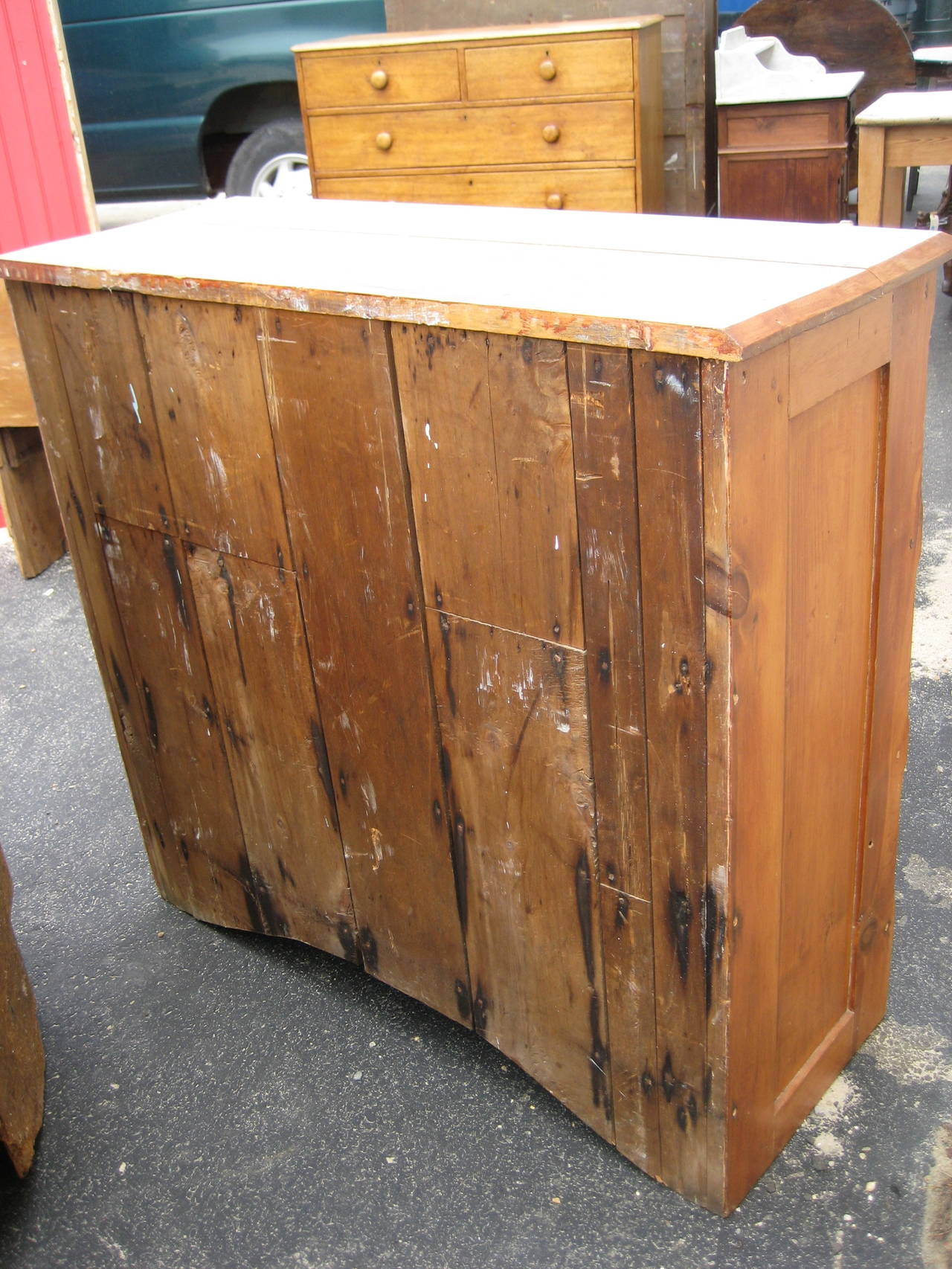 Pine Chest of Drawers In Excellent Condition In Nantucket, MA