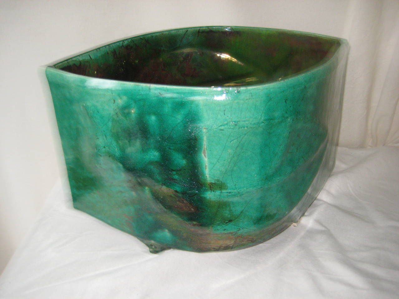 Low fired ceramic of Large green Shaker Leaf by Piero Fenci.
One of a kind ceramic