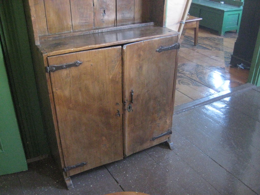 American Pine Stepback Cupboard In Excellent Condition In Nantucket, MA