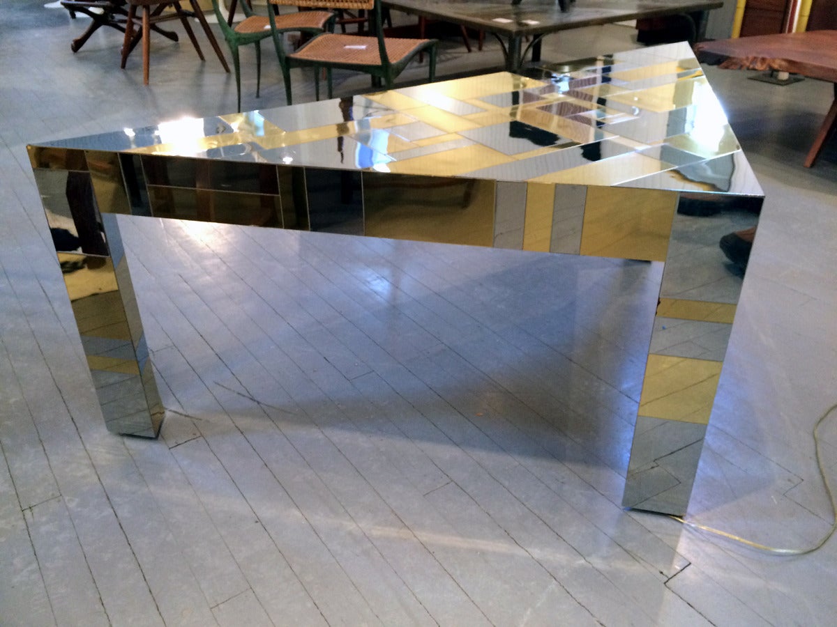 Américain Table d'angle Illuminated Cityscape de Paul Evans en vente