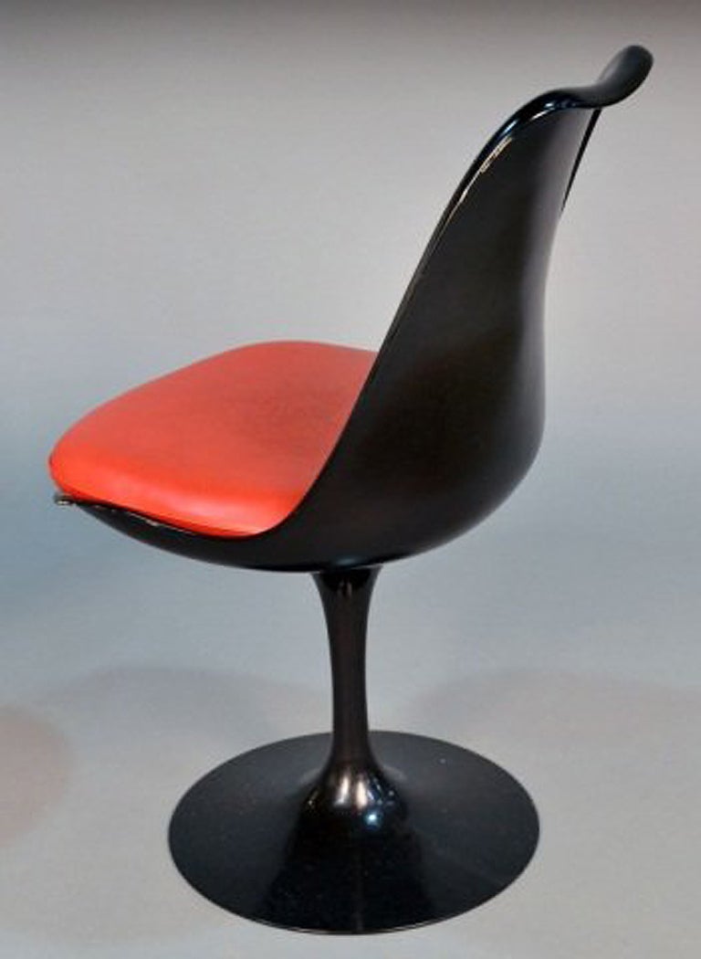 Set of six black tulip chairs Eero Saarinen Knoll at 1stDibs