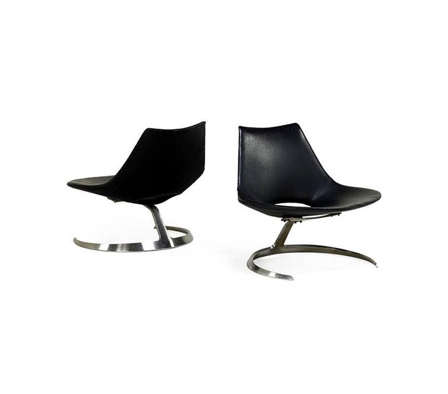 Pair of Rare Danish Scimitar Lounge Chairs For Sale