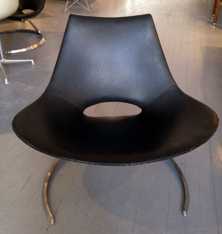 Mid-Century Modern Pair of Rare Danish Scimitar Lounge Chairs For Sale
