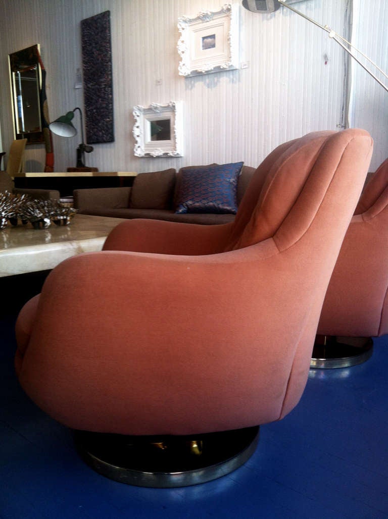 Late 20th Century Pair of swivel lounge chairs Milo Baughman Thayer Coggin