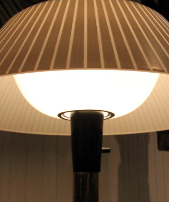 Mid Century Messing Stehlampe Lightolier (Mitte des 20. Jahrhunderts) im Angebot