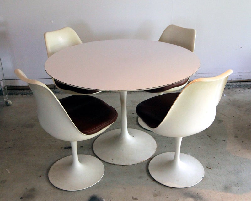 In his purist approach to design, Finnish-born Eero Saarinen sought out the essential idea and reduced it to the most effective structural solution. He designed the 1956 Tulip chair in terms of its setting, rather than a particular shape. In the