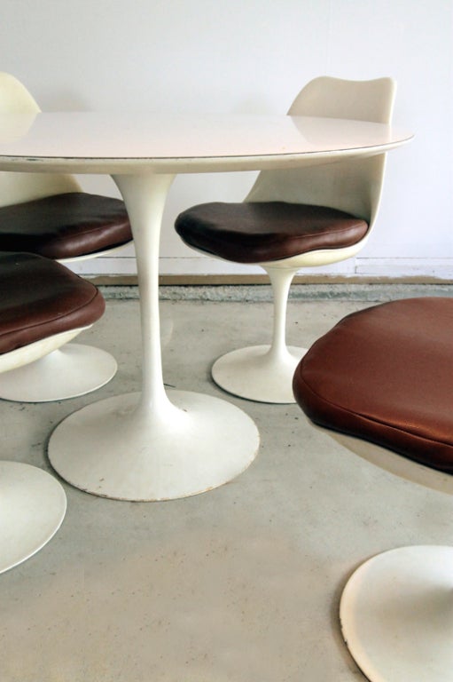 Steel Tulip Dining Table With Four Chairs Eero Saarinen