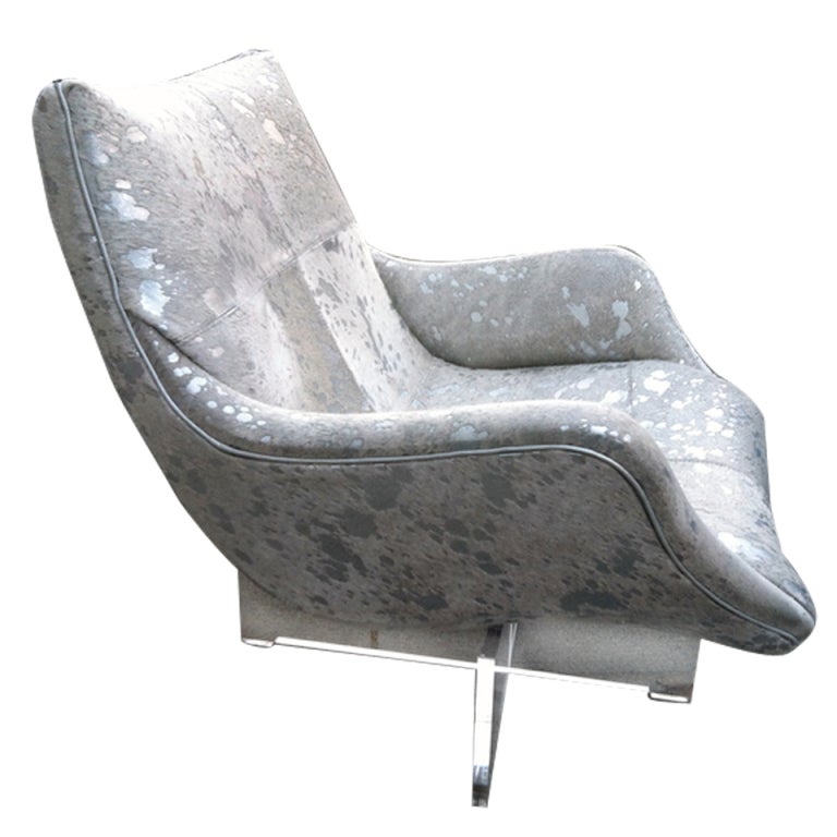 Lounge chair on lucite base Vladimir Kagan