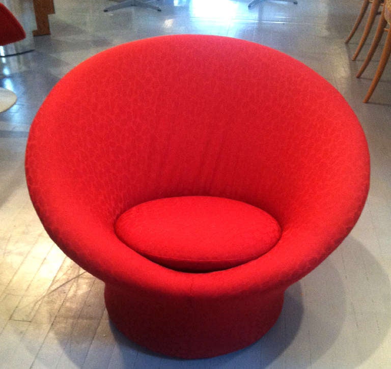 Foam Dutch Mushroom swivel lounge chair and ottoman Pierre Paulin Artifort